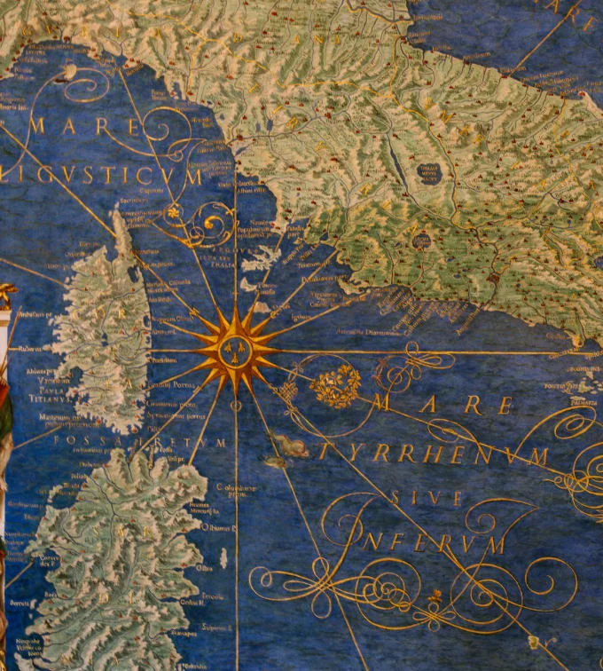 Particolare di una carta geografica dipinta, con la rosa dei venti tra la costa italiana, la Corsica e la Sardegna
